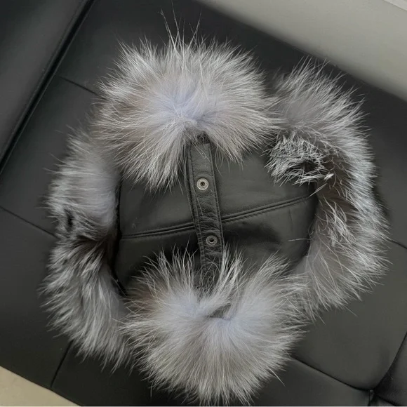 Luxurious Silver Fox real fur coat (size S) and Hat